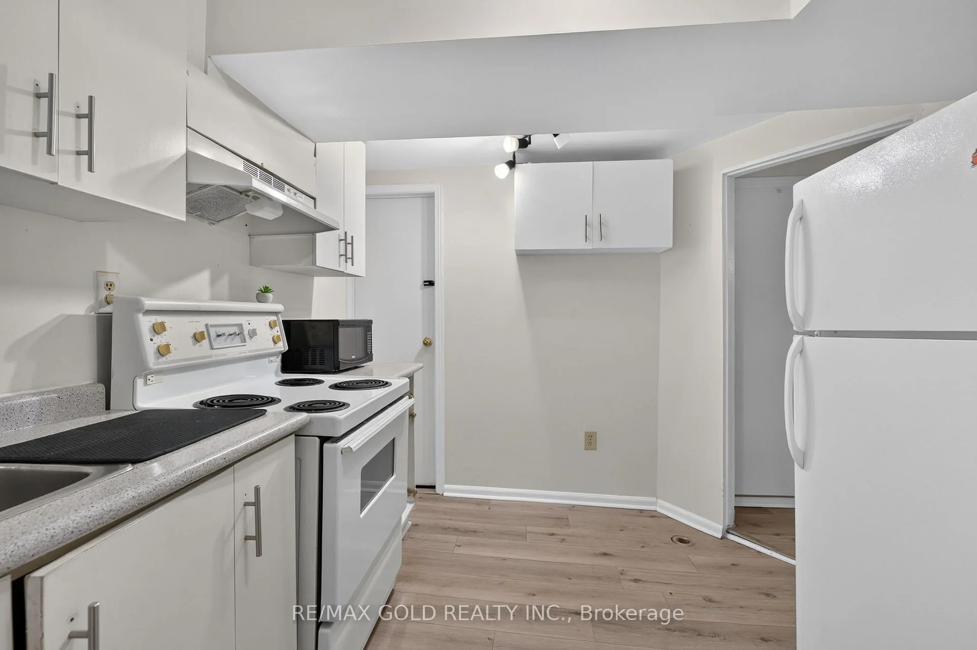 Photo 34 of 83 Cathcart Crescent, Brampton, Avondale — HOMEH