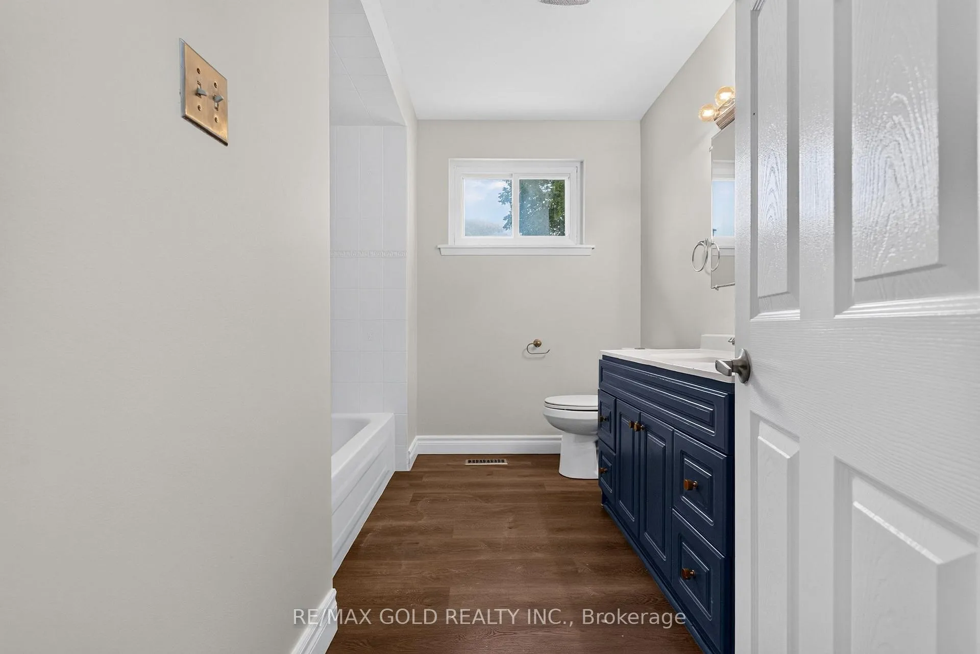 Photo 19 of 53 Dalraith Crescent, Brampton, Southgate — HOMEH