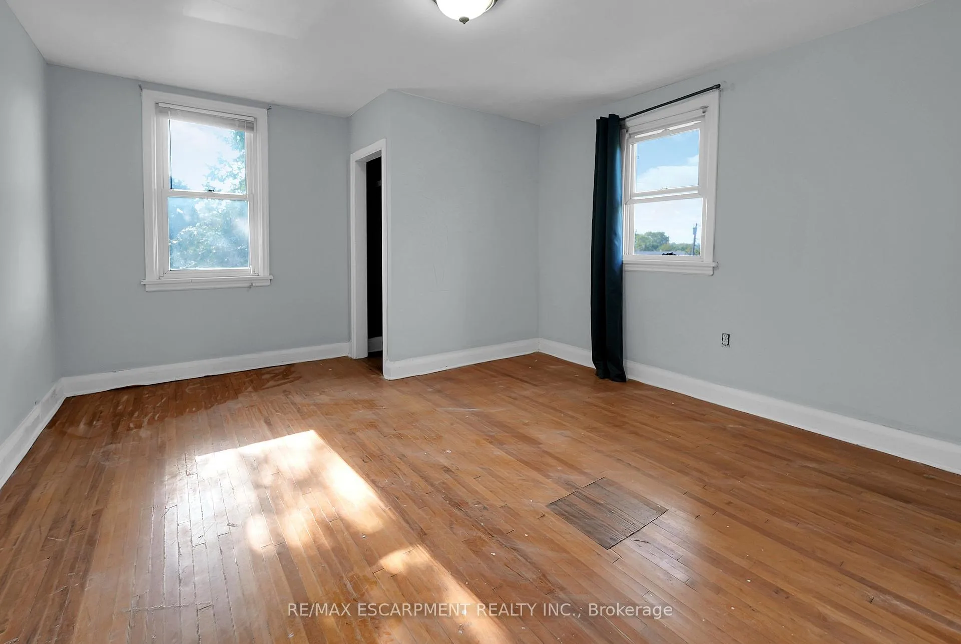 Photo 12 of 9 Arlington Avenue, St. Catharines, E. Chester — HOMEH