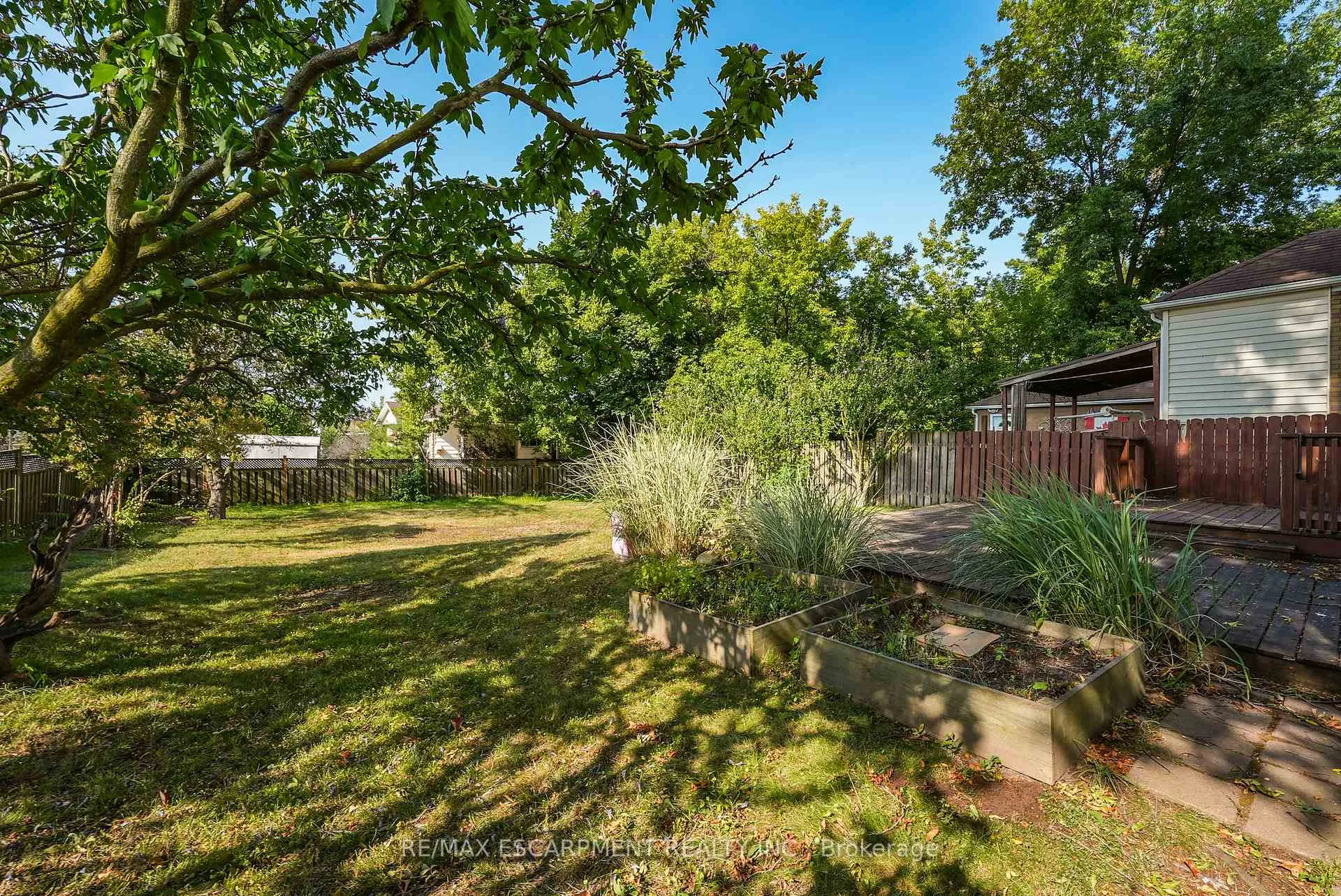 Photo 19 of 9 Arlington Avenue, St. Catharines, E. Chester — HOMEH