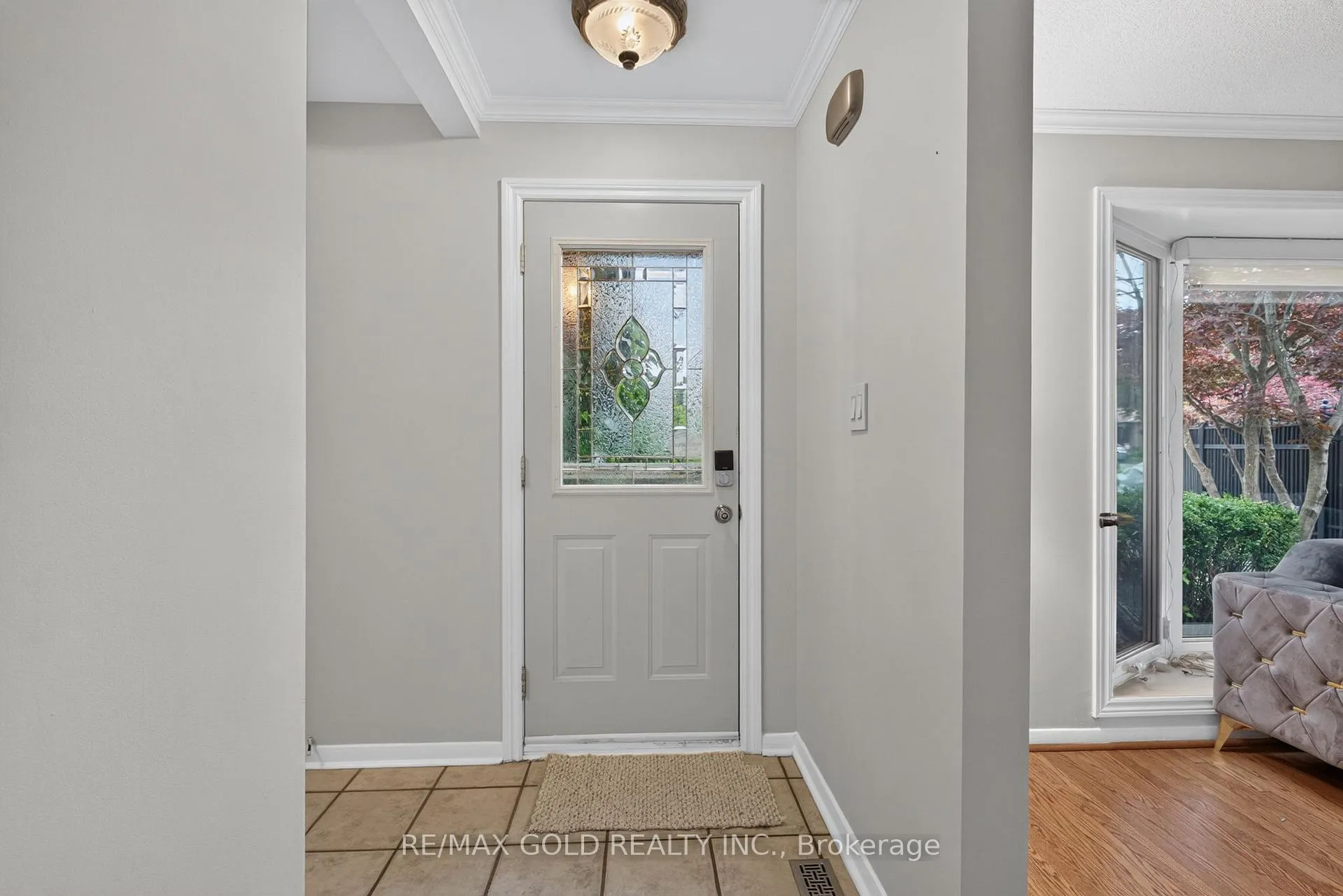 Photo 5 of 17 Duke Road, Brampton, Southgate — HOMEH