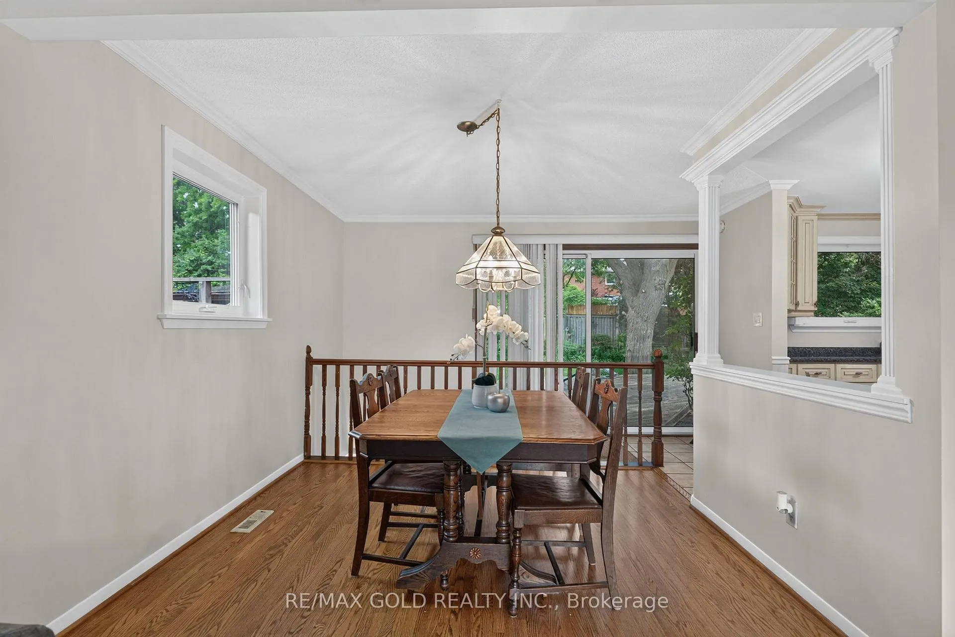 Photo 13 of 17 Duke Road, Brampton, Southgate — HOMEH