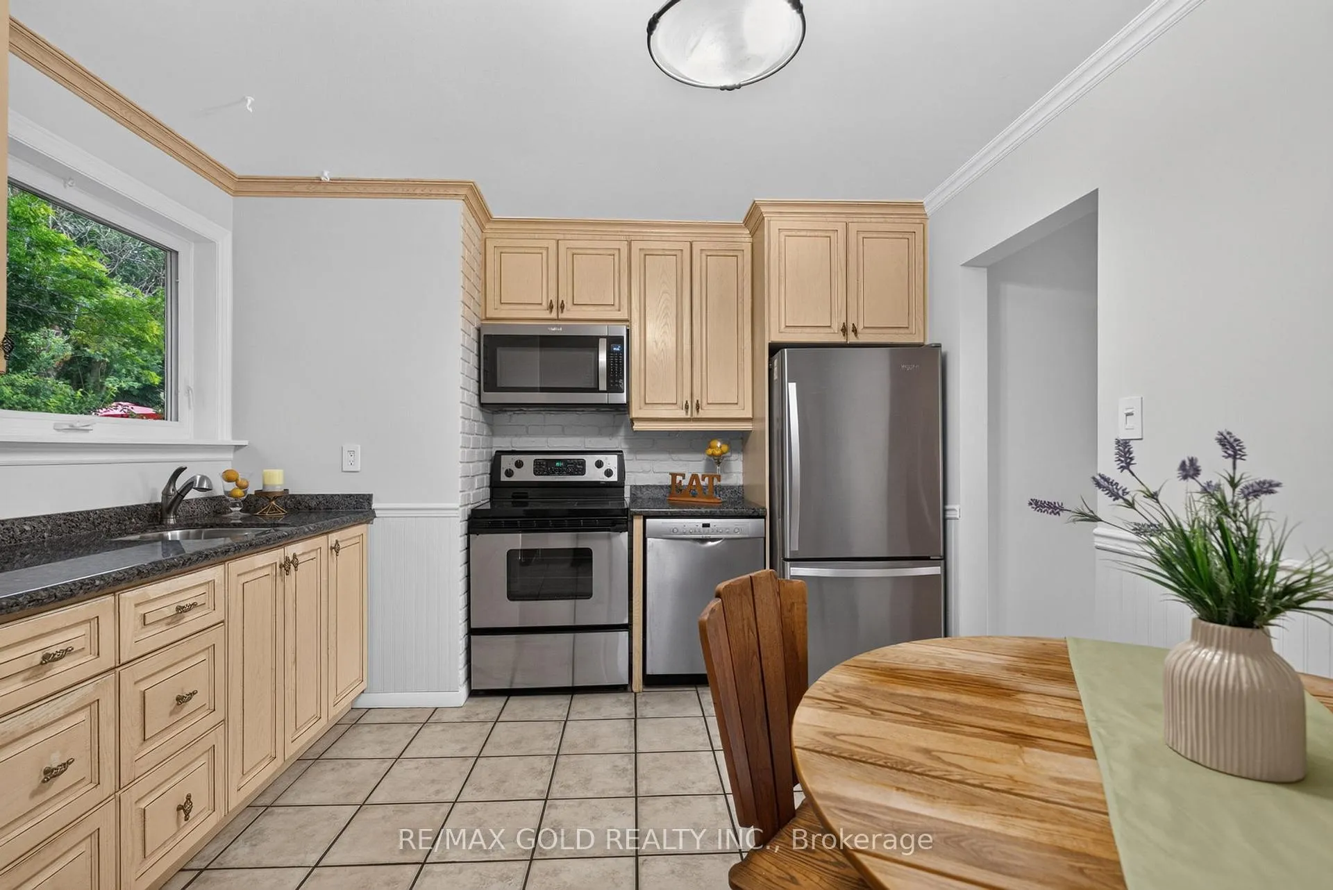 Photo 15 of 17 Duke Road, Brampton, Southgate — HOMEH