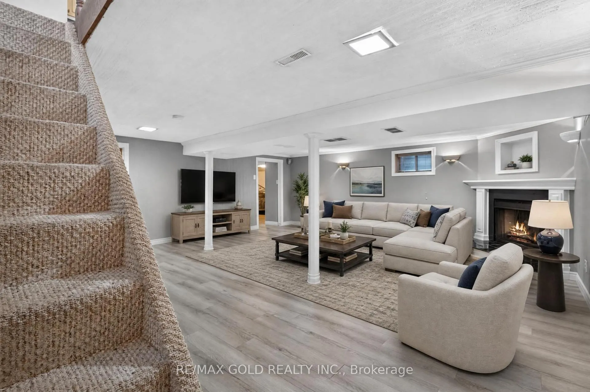 Photo 33 of 17 Duke Road, Brampton, Southgate — HOMEH