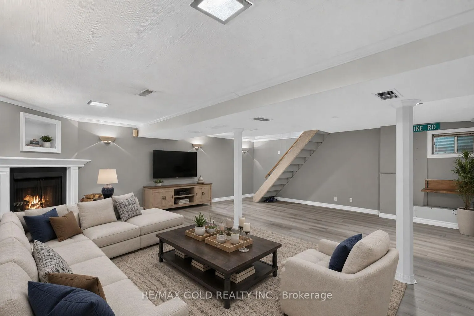 Photo 34 of 17 Duke Road, Brampton, Southgate — HOMEH