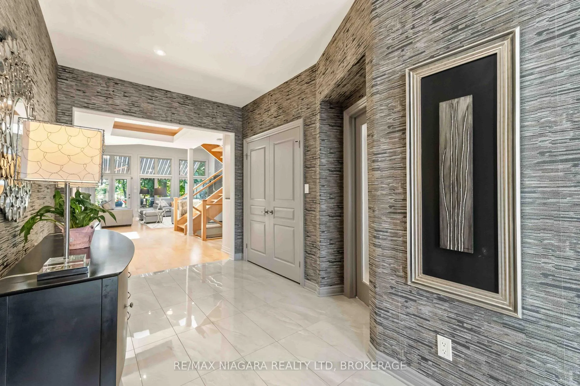Photo 4 of Unit 4, 35 Scullers Way, St. Catharines, Port Dalhousie — HOMEH