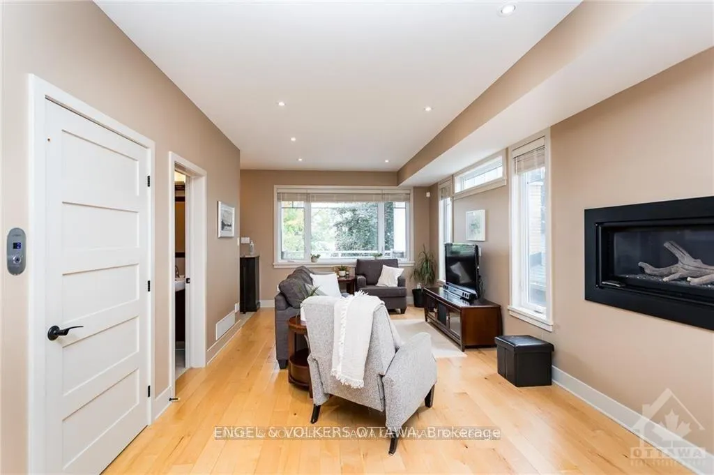 Photo 7 of 267 Kirchoffer Avenue, Ottawa, Westboro West — HOMEH