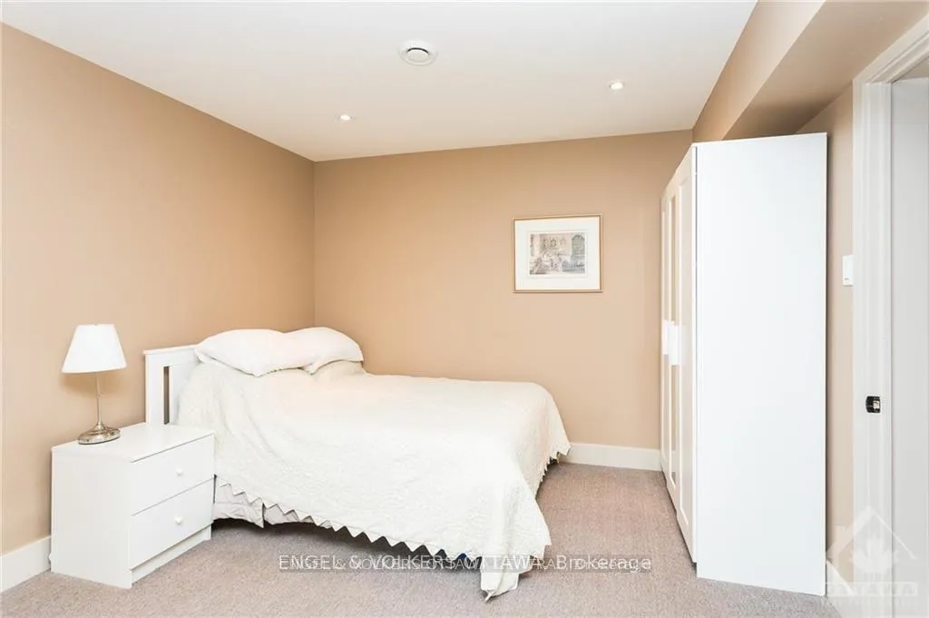 Photo 37 of 267 Kirchoffer Avenue, Ottawa, Westboro West — HOMEH