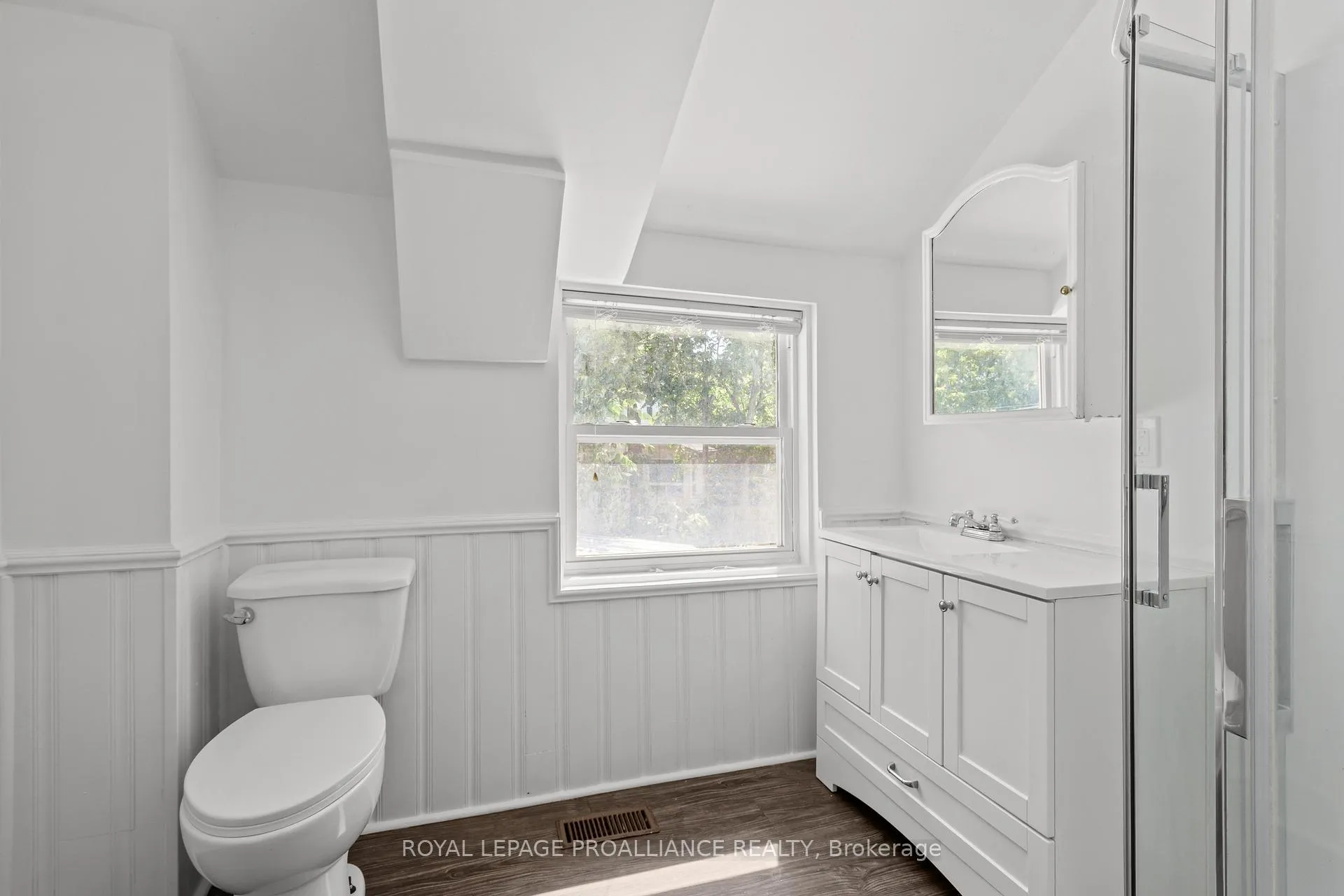 Photo 16 of 99 Chatham Street, Kingston, East of Sir John A. Blvd — HOMEH