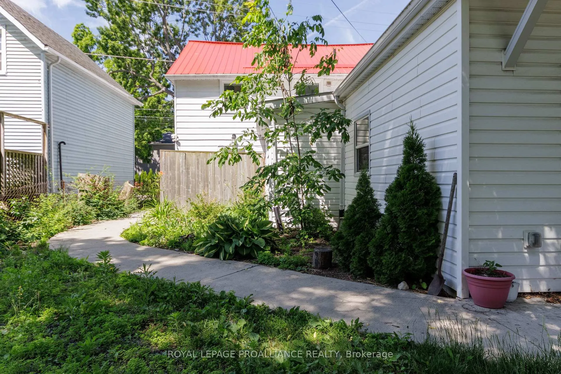 Photo 26 of 99 Chatham Street, Kingston, East of Sir John A. Blvd — HOMEH