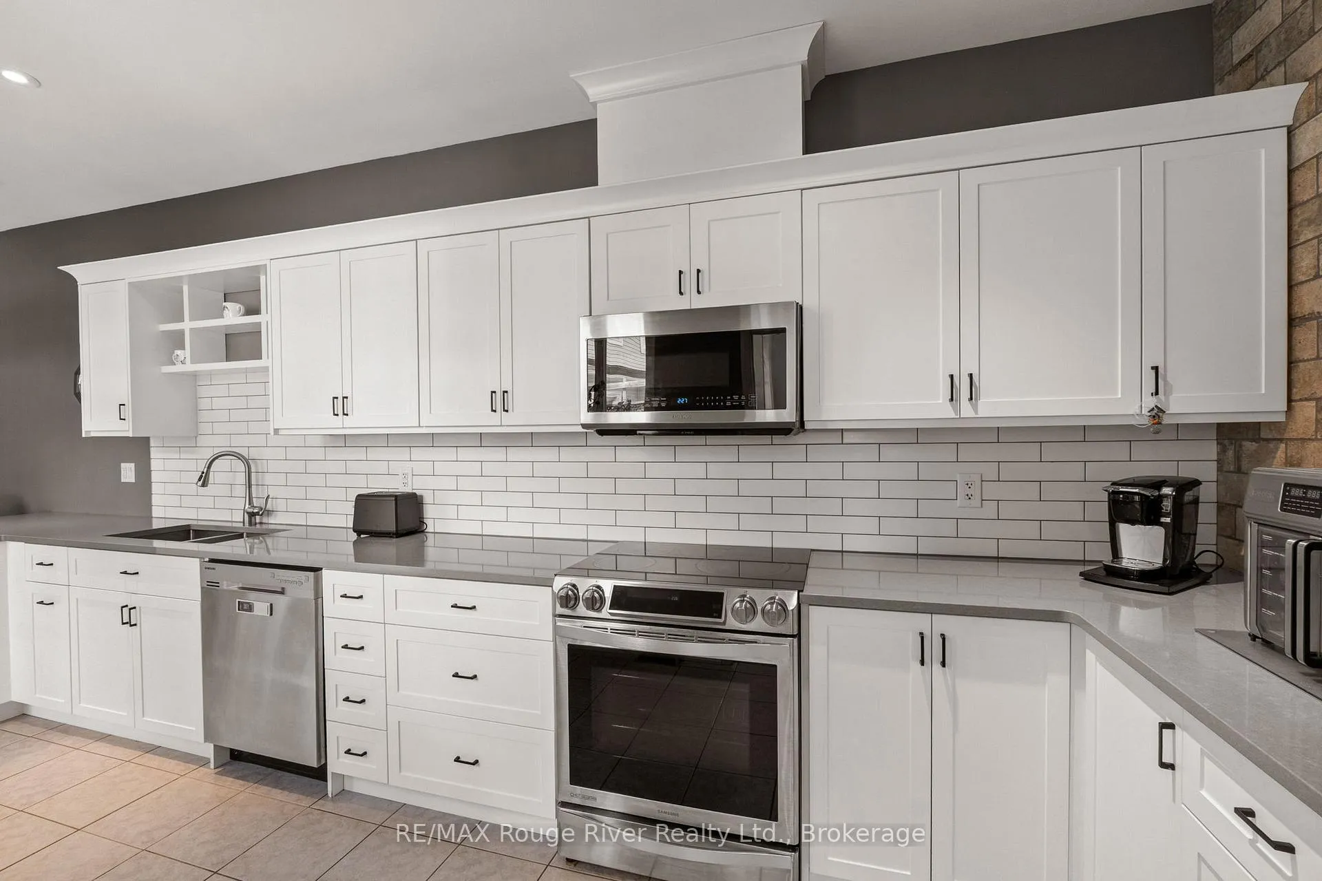 Photo 20 of 814 Leslie Street, Cobourg — HOMEH
