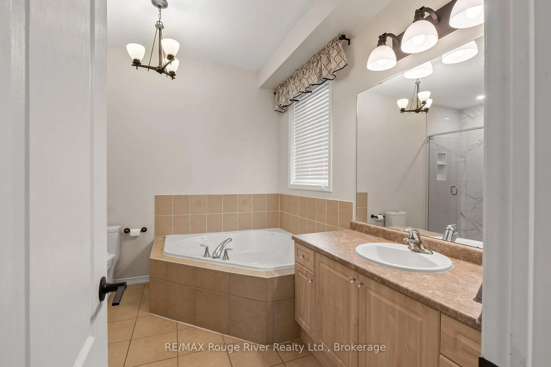 Photo 25 of 814 Leslie Street, Cobourg — HOMEH