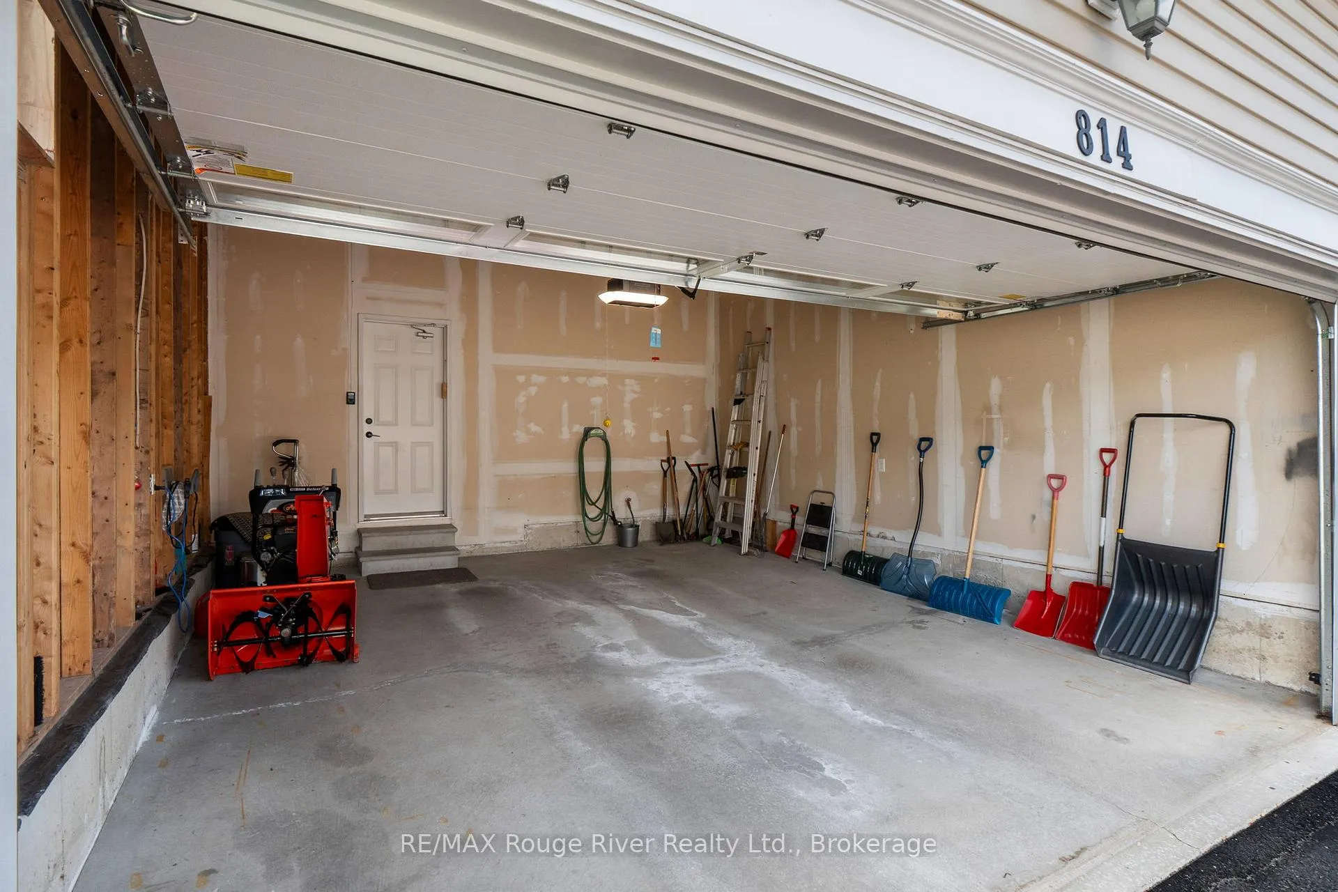 Photo 40 of 814 Leslie Street, Cobourg — HOMEH
