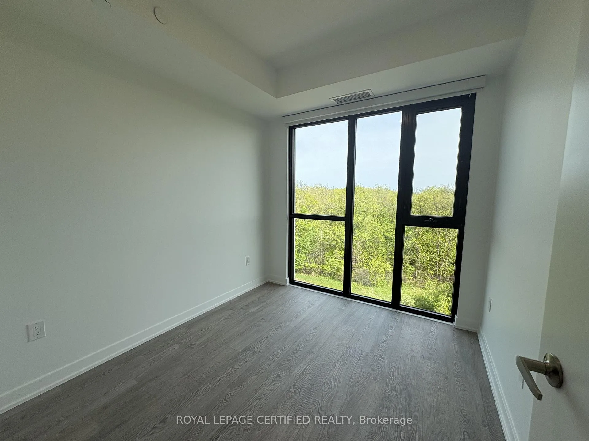 Photo 4 of Unit 501, 740 Whitlock Avenue, Milton, Cobban — HOMEH