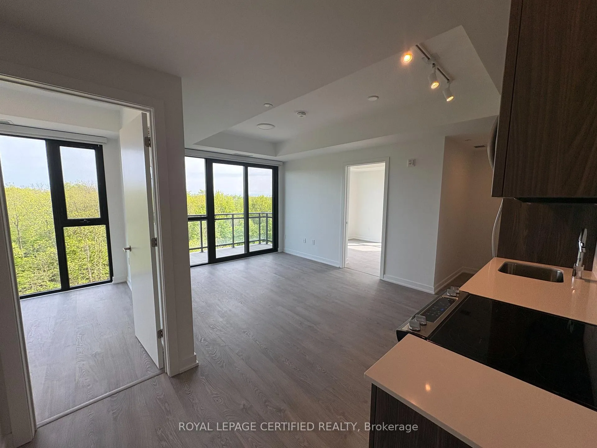 Photo 6 of Unit 501, 740 Whitlock Avenue, Milton, Cobban — HOMEH
