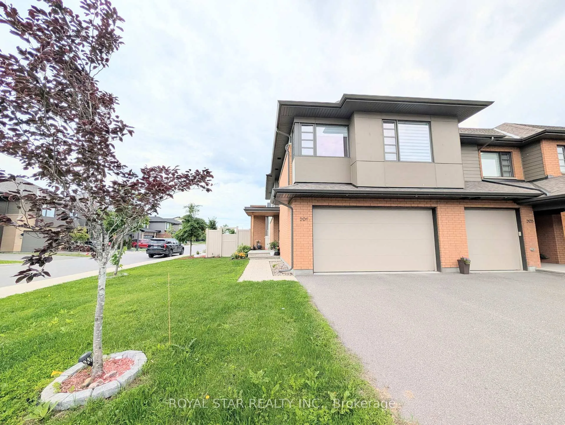 Photo 1 of 201 Pisces Terrace, Ottawa, Leitrim — HOMEH