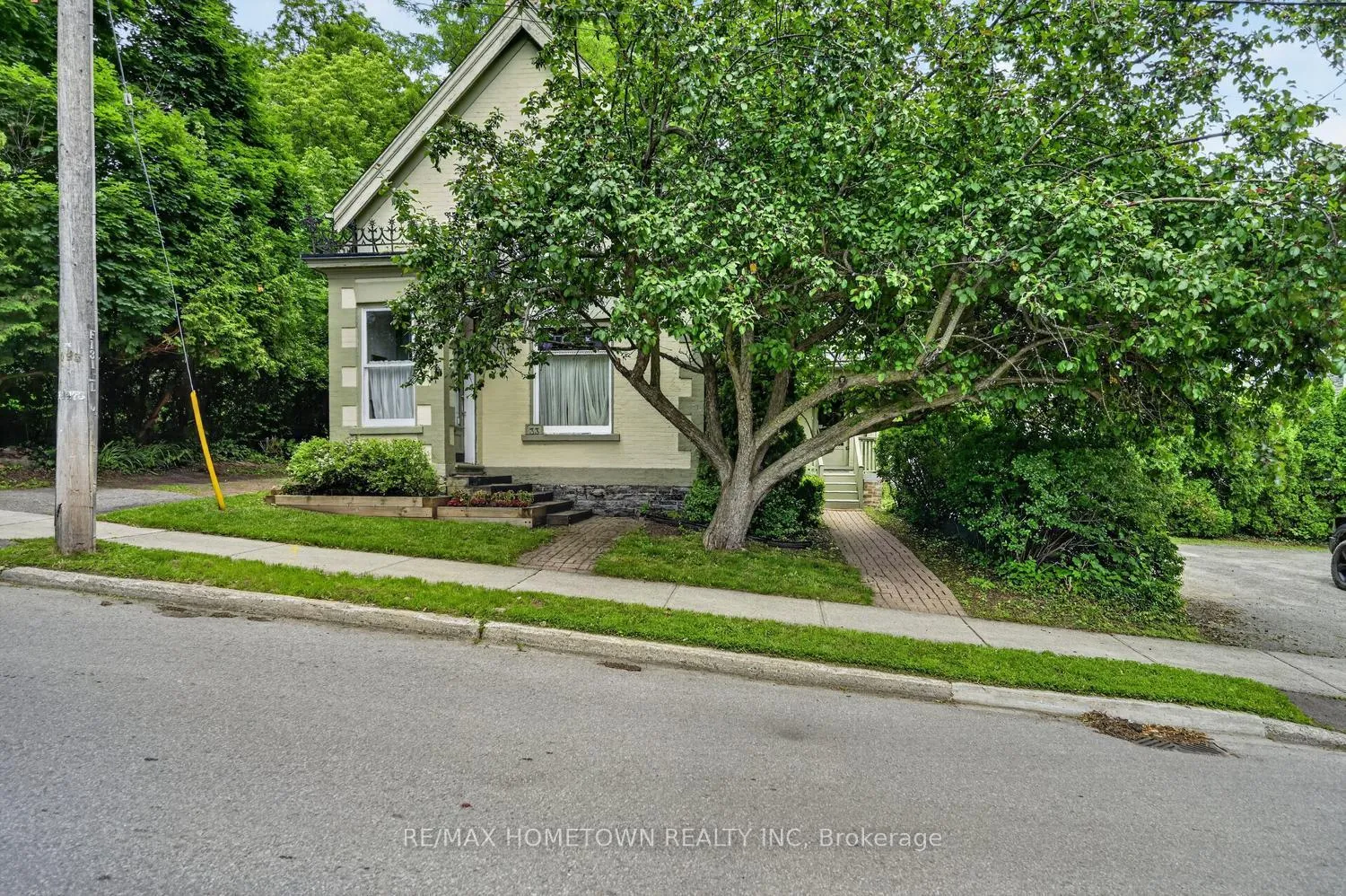 Photo 3 of 33 Park Street, Brockville, Brockville — HOMEH