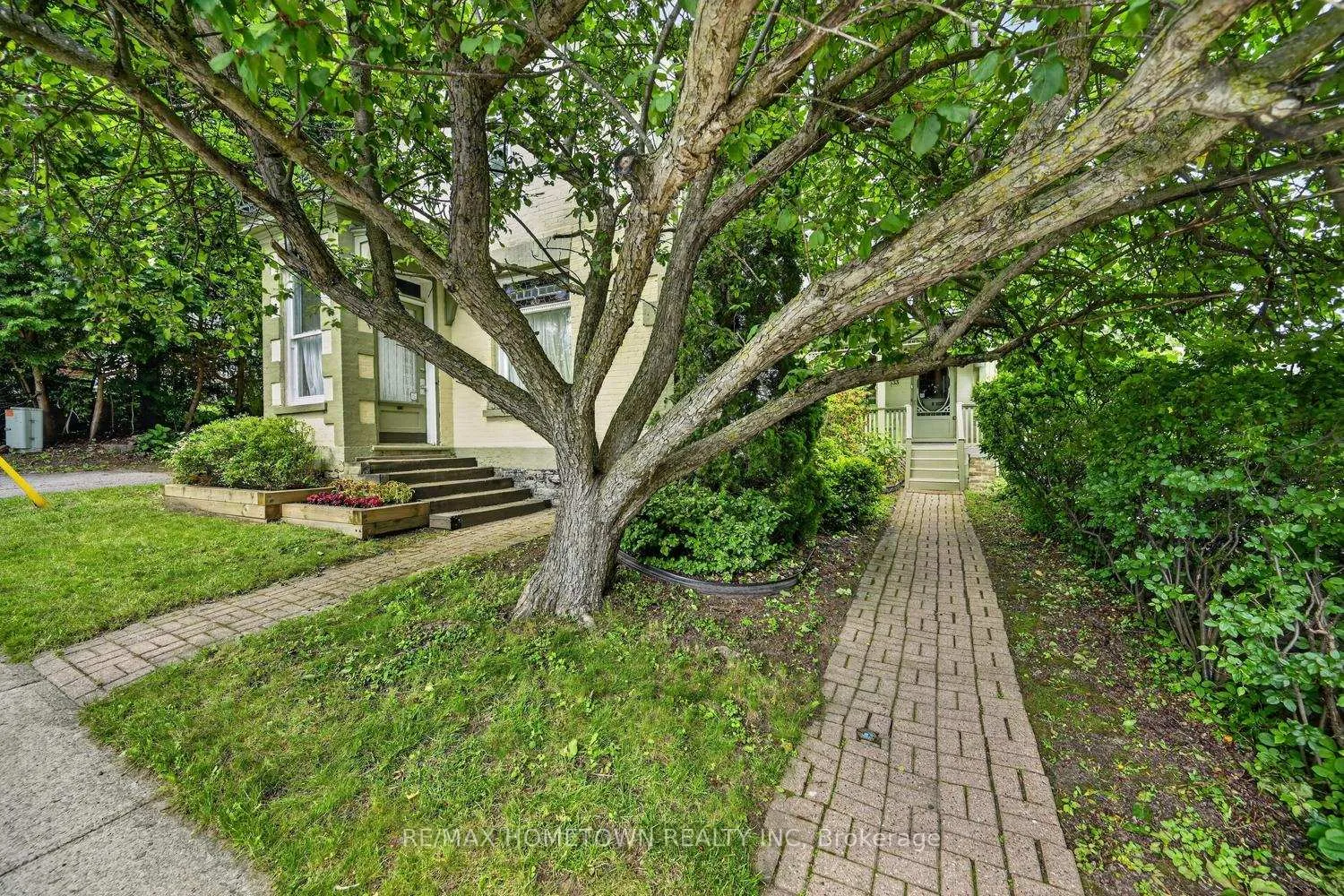 Photo 6 of 33 Park Street, Brockville, Brockville — HOMEH