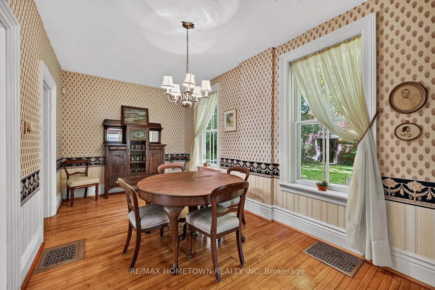 Photo 16 of 33 Park Street, Brockville, Brockville — HOMEH