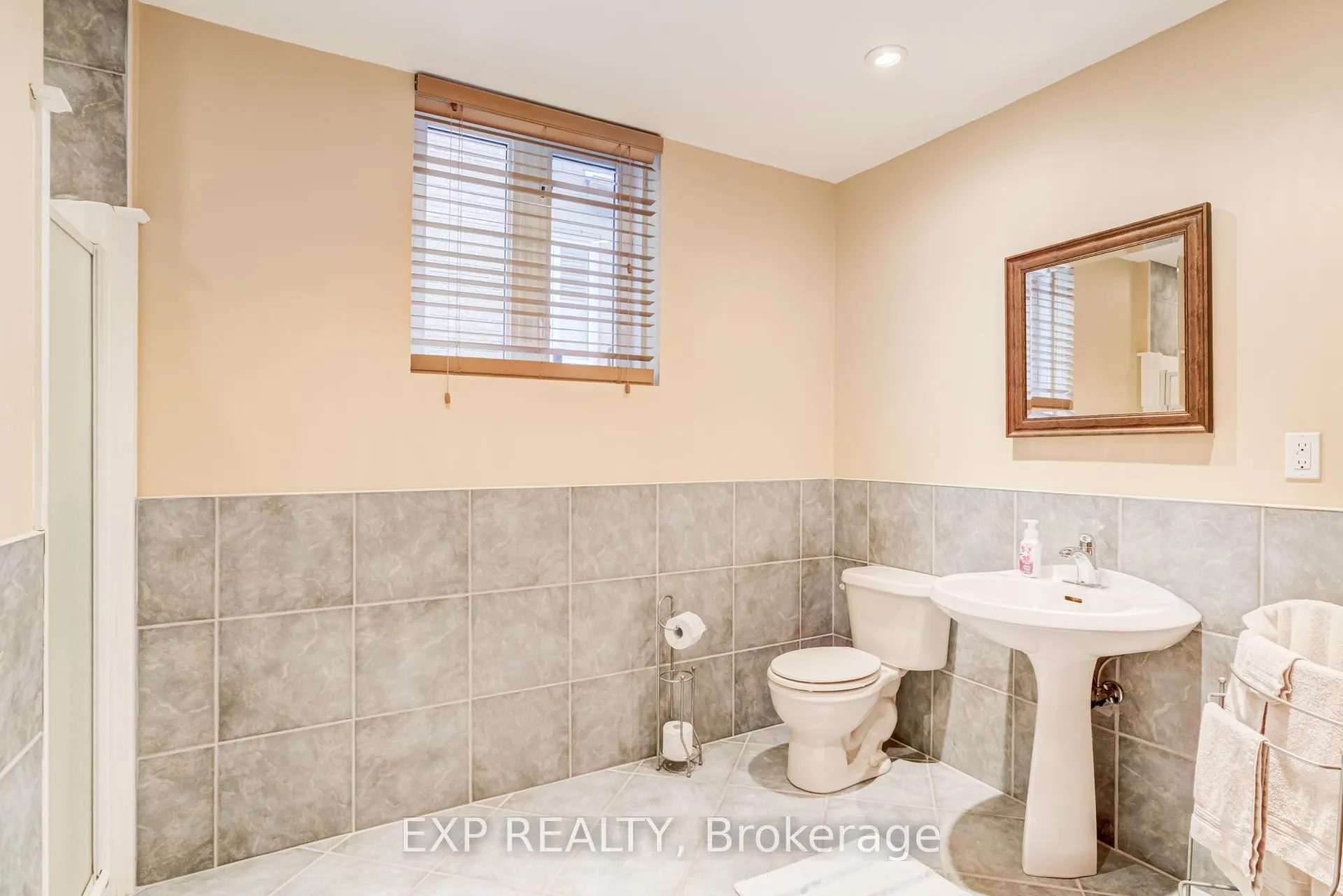 Photo 37 of 13 Blueberry Hill Court, Caledon, Bolton East — HOMEH