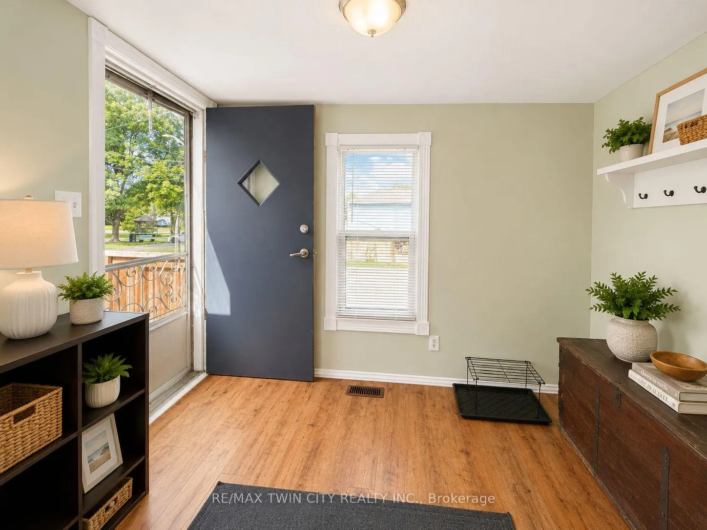 Photo 3 of 49 William Street, North Dumfries — HOMEH