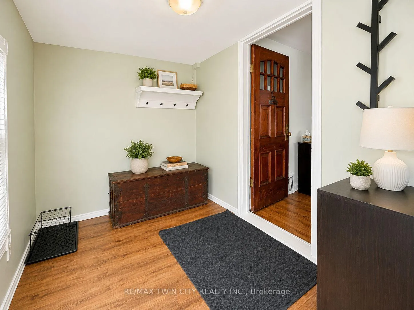 Photo 4 of 49 William Street, North Dumfries — HOMEH