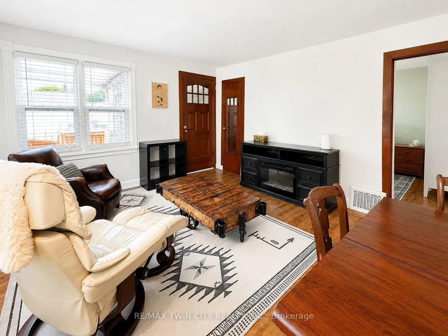 Photo 5 of 49 William Street, North Dumfries — HOMEH