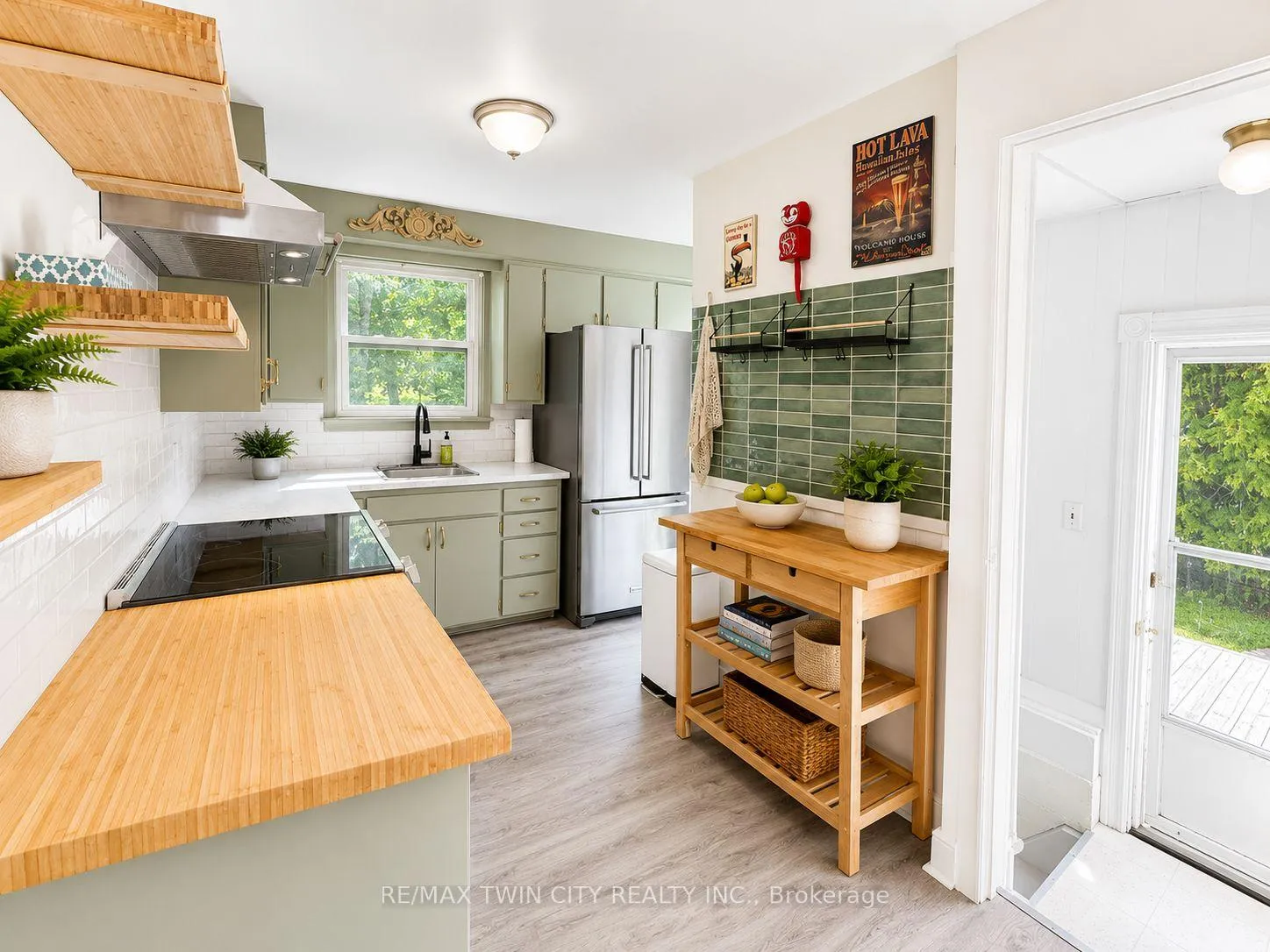 Photo 9 of 49 William Street, North Dumfries — HOMEH