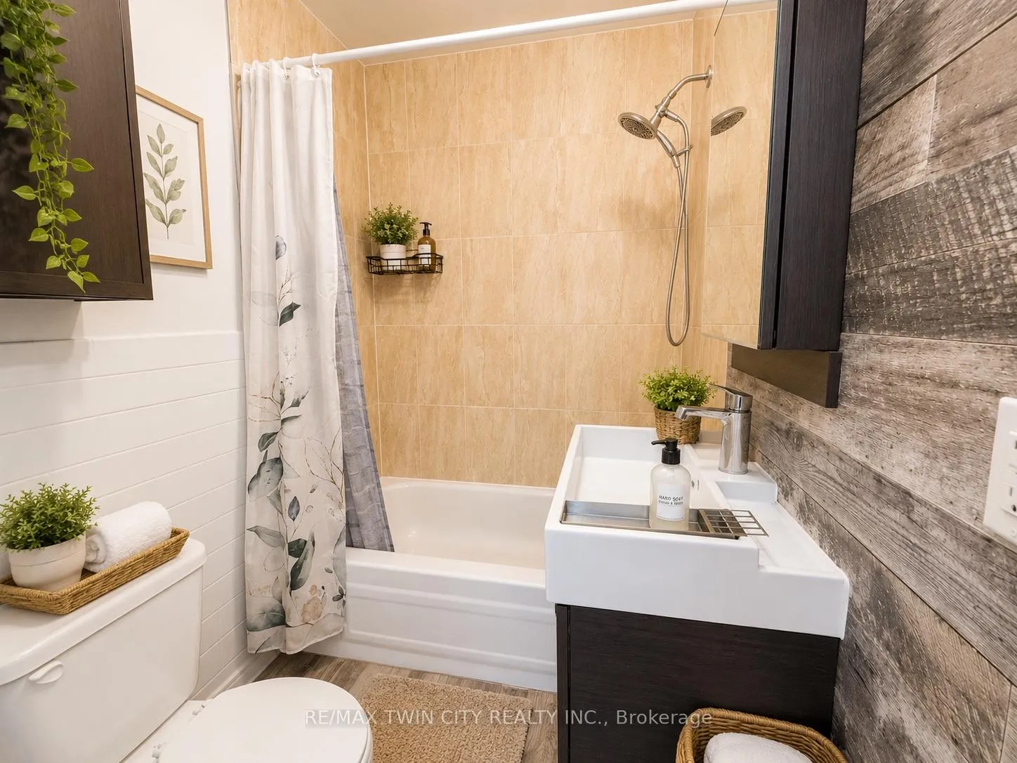 Photo 10 of 49 William Street, North Dumfries — HOMEH