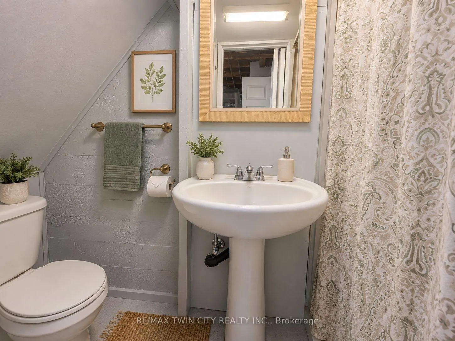 Photo 15 of 49 William Street, North Dumfries — HOMEH