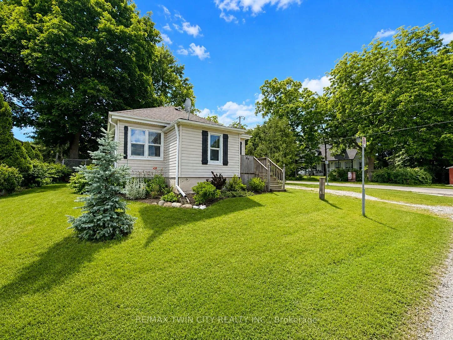 Photo 23 of 49 William Street, North Dumfries — HOMEH