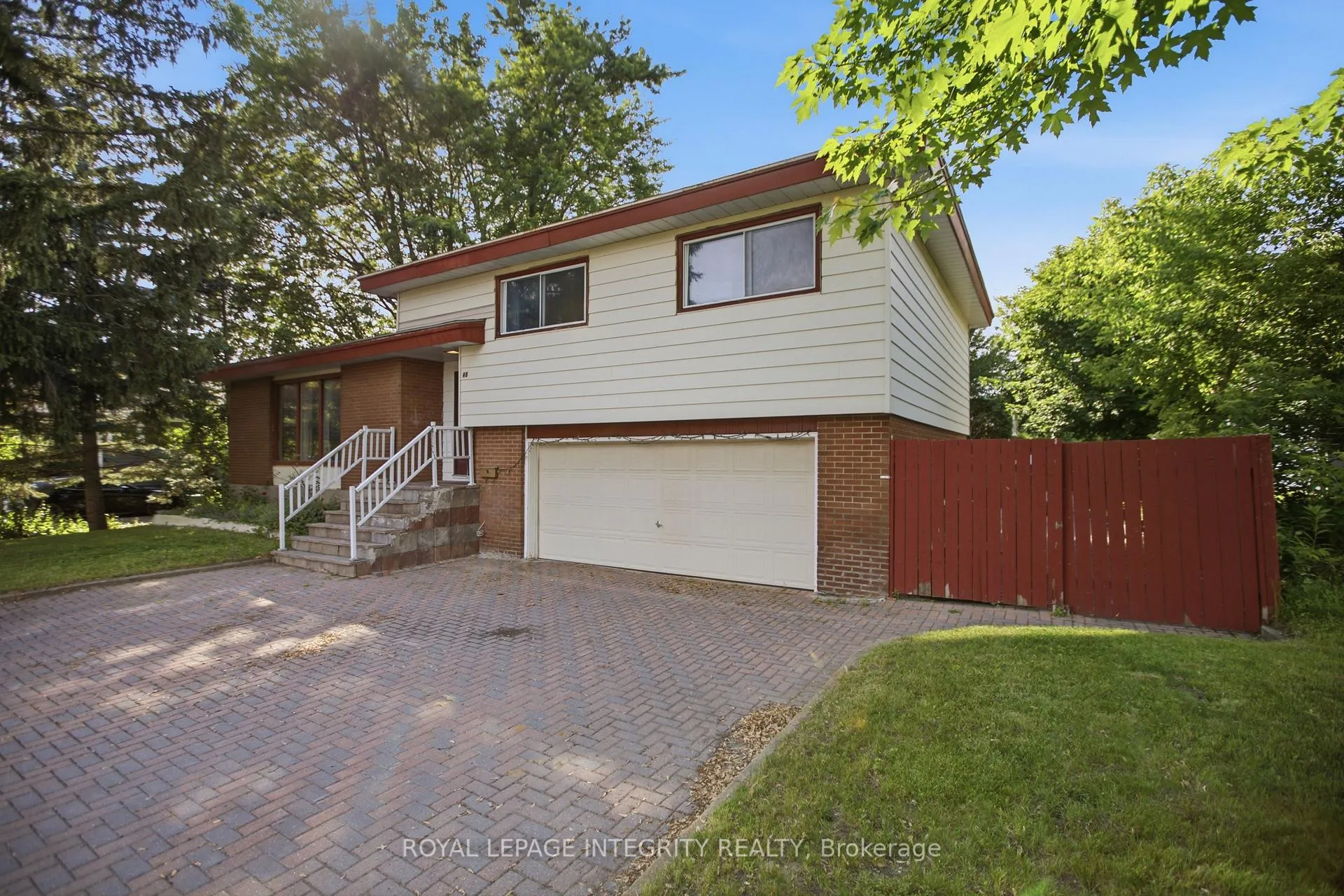 Photo 2 of 45 Rossland Avenue, Ottawa, Meadowlands/St. Claire Gardens — HOMEH