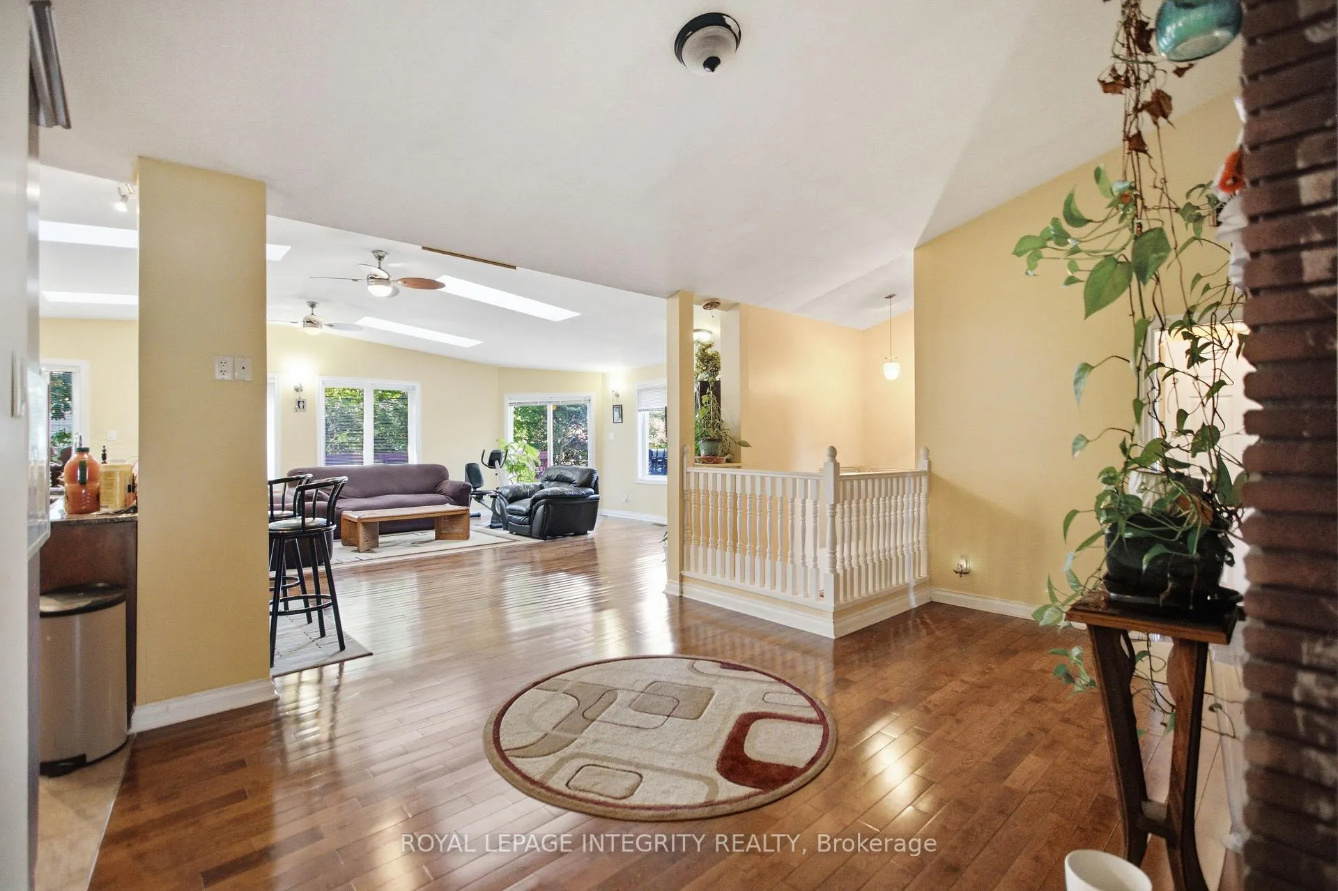 Photo 13 of 45 Rossland Avenue, Ottawa, Meadowlands/St. Claire Gardens — HOMEH