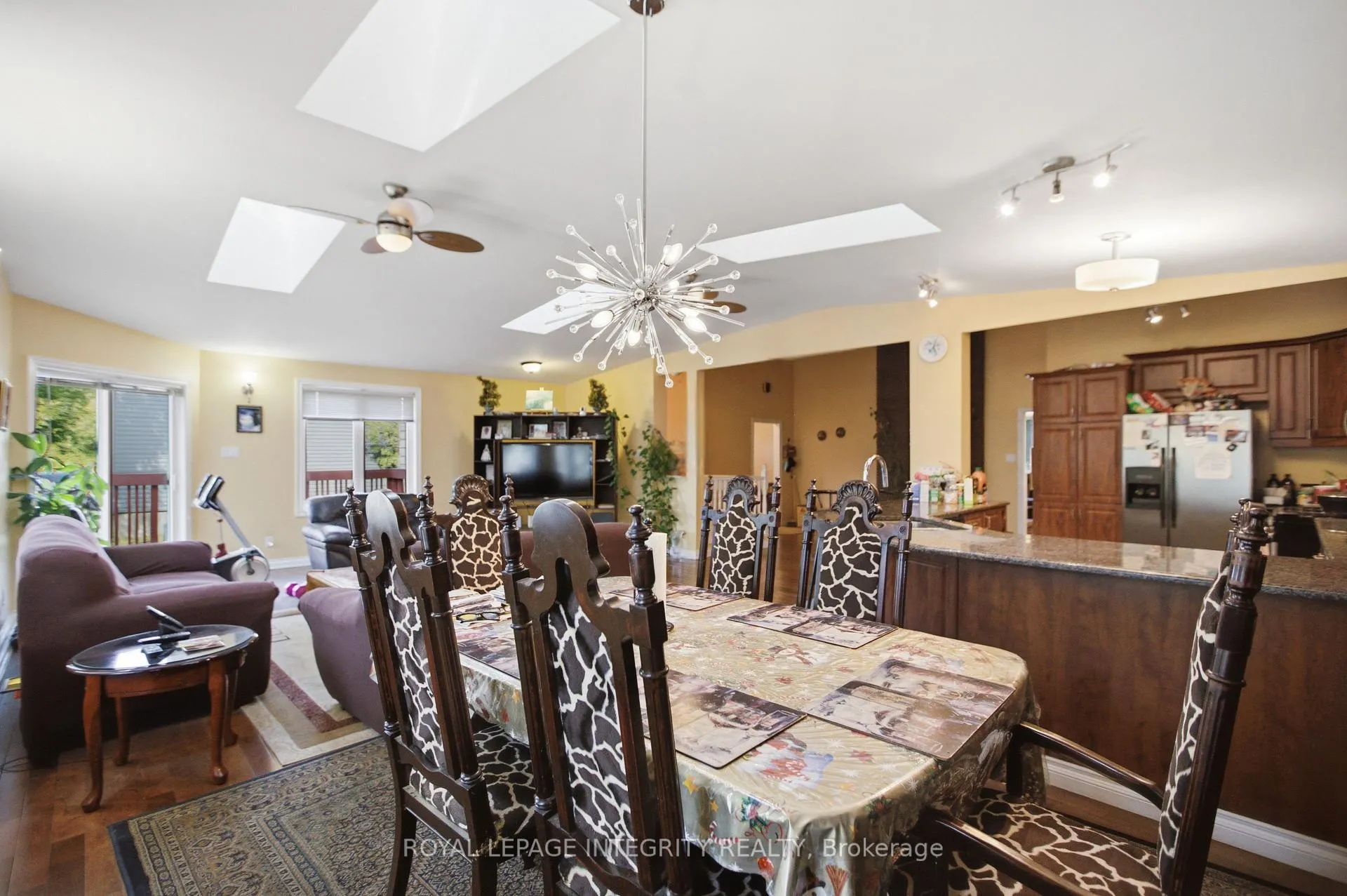 Photo 19 of 45 Rossland Avenue, Ottawa, Meadowlands/St. Claire Gardens — HOMEH