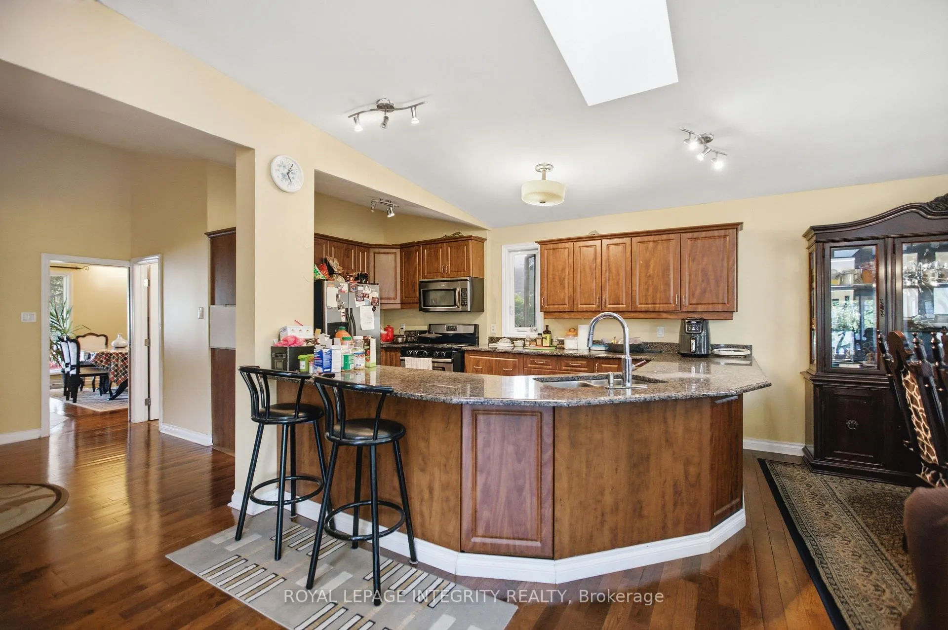 Photo 20 of 45 Rossland Avenue, Ottawa, Meadowlands/St. Claire Gardens — HOMEH