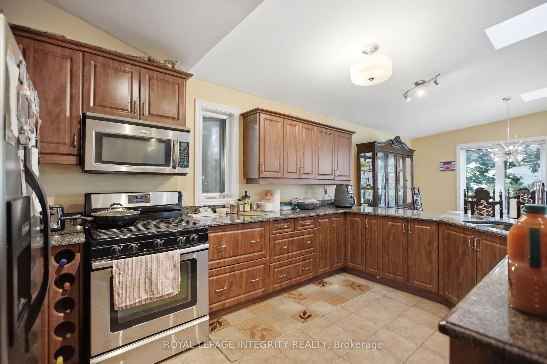 Photo 21 of 45 Rossland Avenue, Ottawa, Meadowlands/St. Claire Gardens — HOMEH