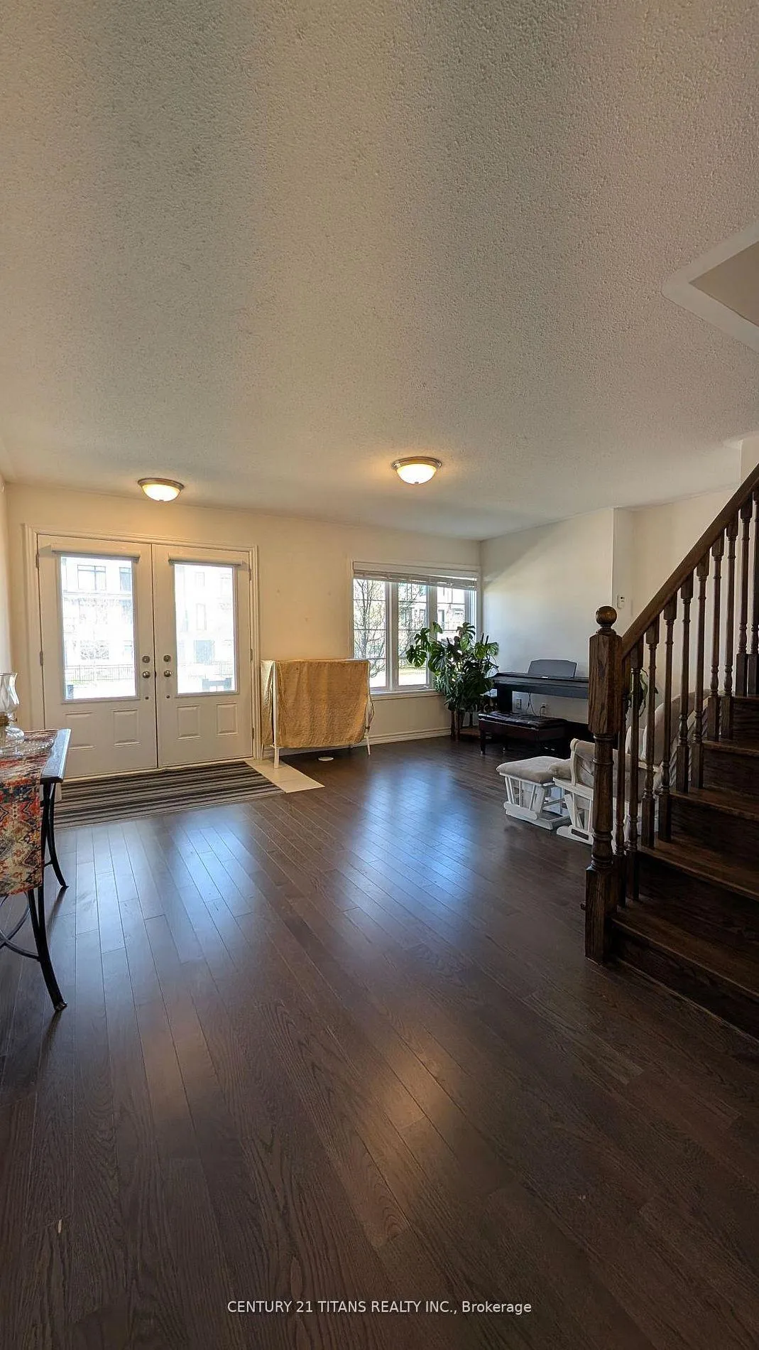 Photo 7 of 6 Westbury Way, Whitby, Brooklin — HOMEH