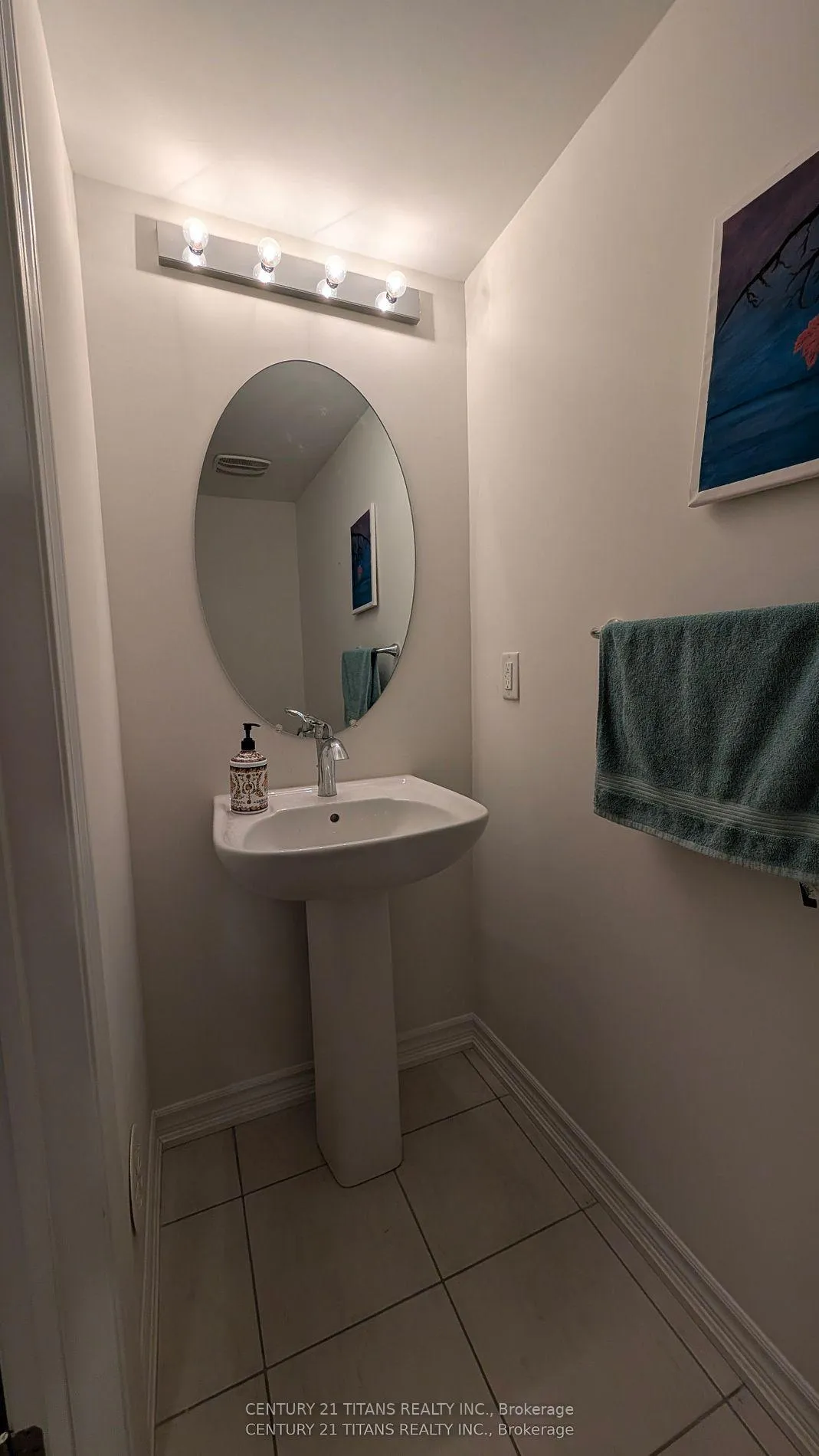 Photo 10 of 6 Westbury Way, Whitby, Brooklin — HOMEH