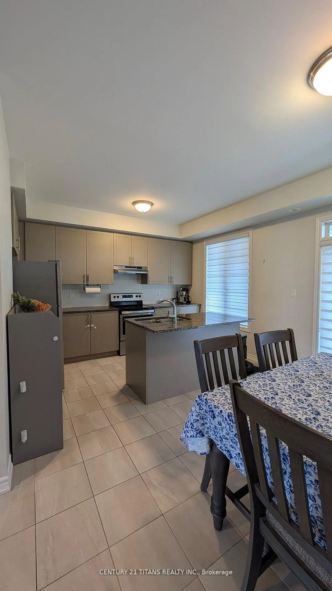 Photo 14 of 6 Westbury Way, Whitby, Brooklin — HOMEH