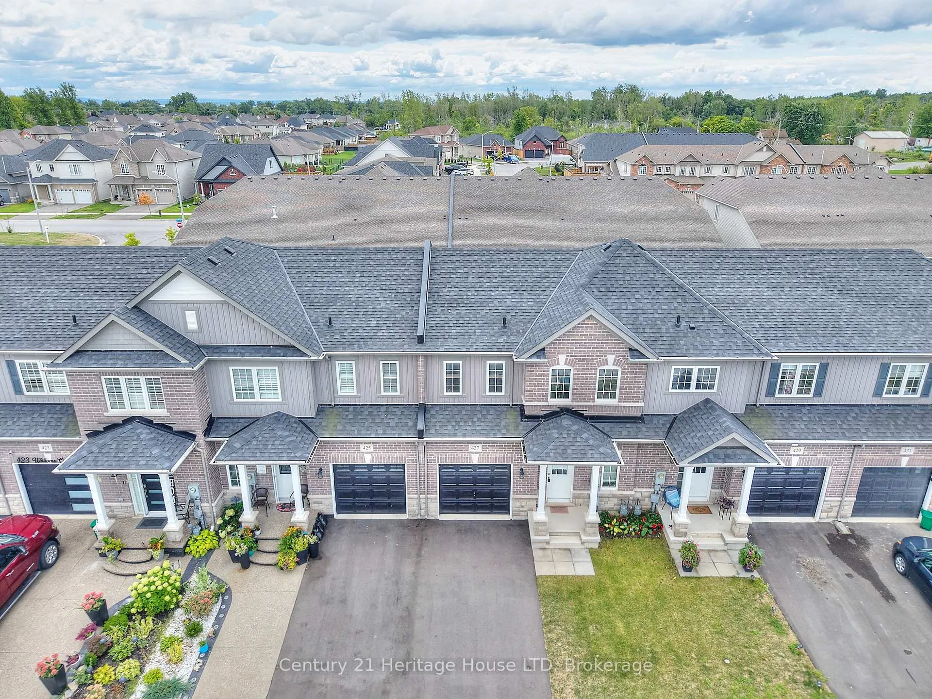 Photo 2 of 427 Williams Crescent, Fort Erie, Lakeshore — HOMEH