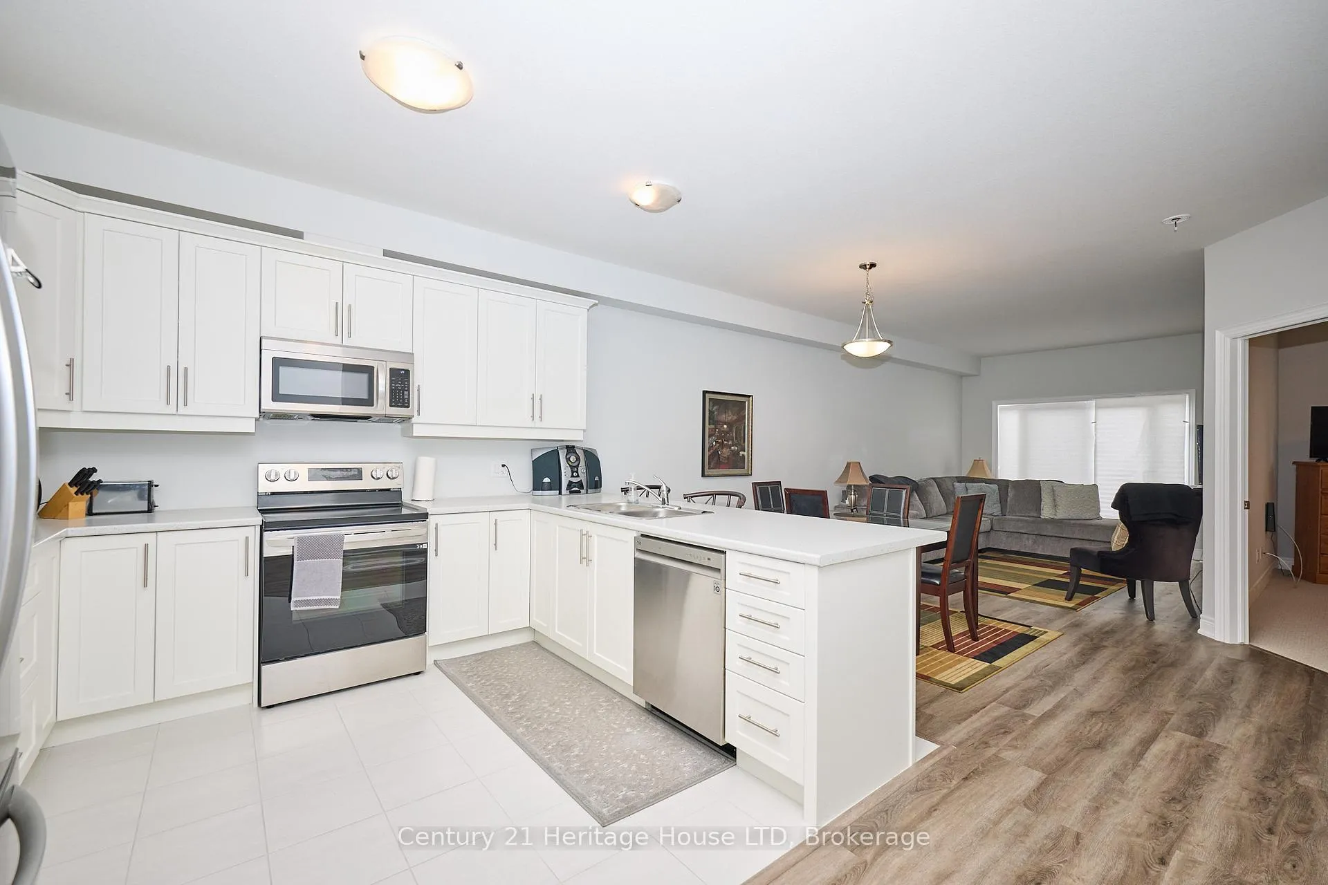 Photo 3 of 427 Williams Crescent, Fort Erie, Lakeshore — HOMEH