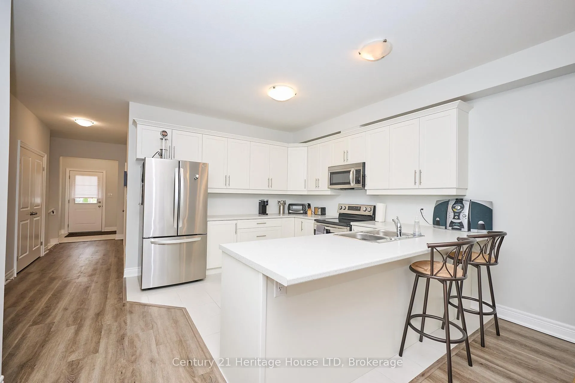 Photo 5 of 427 Williams Crescent, Fort Erie, Lakeshore — HOMEH