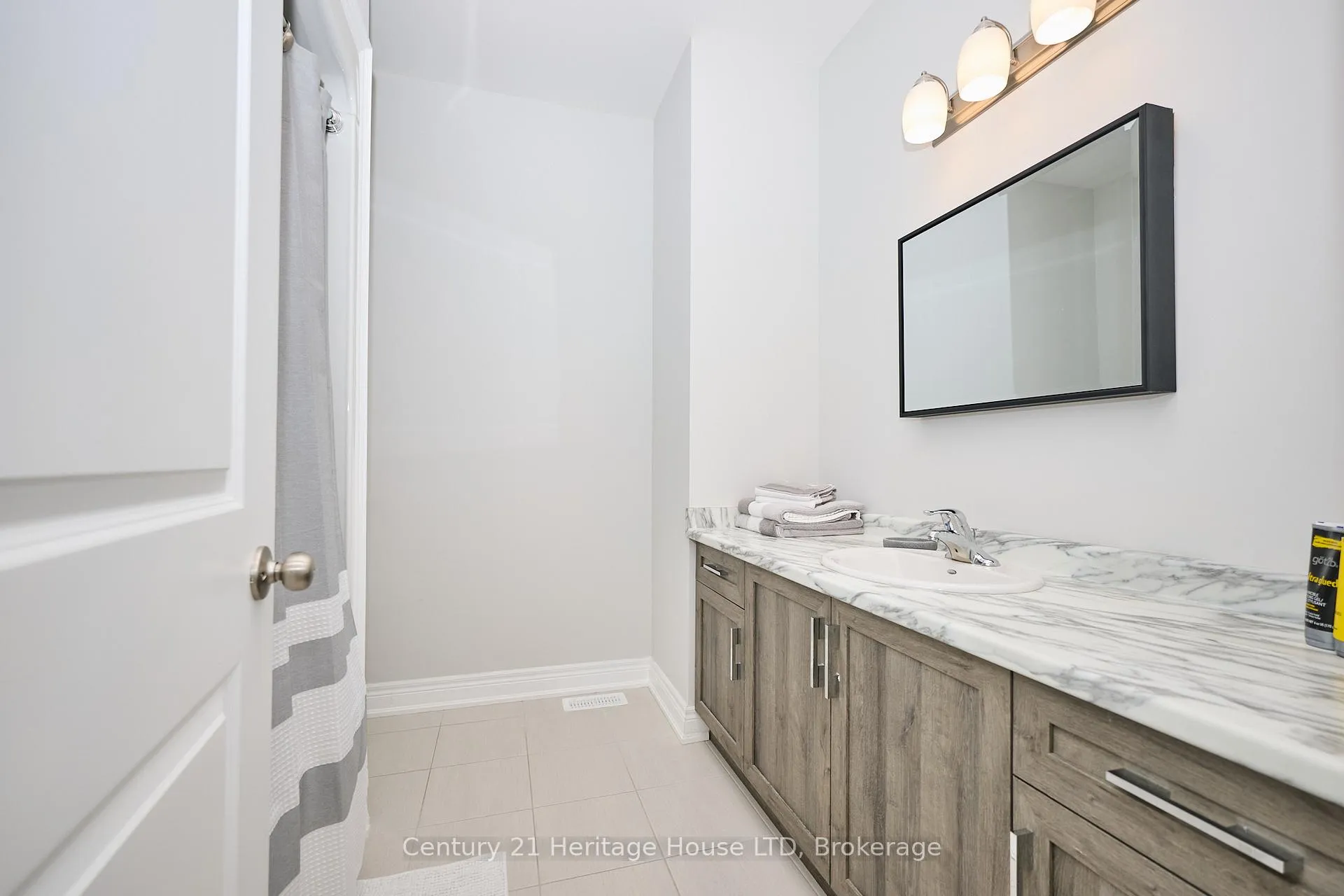 Photo 15 of 427 Williams Crescent, Fort Erie, Lakeshore — HOMEH