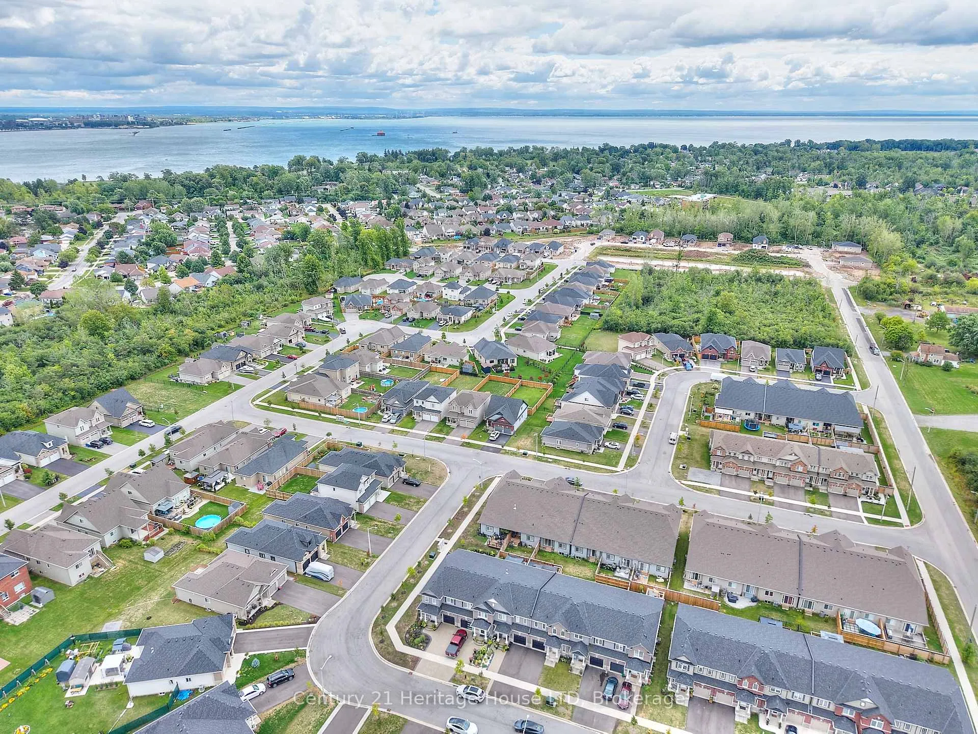 Photo 25 of 427 Williams Crescent, Fort Erie, Lakeshore — HOMEH
