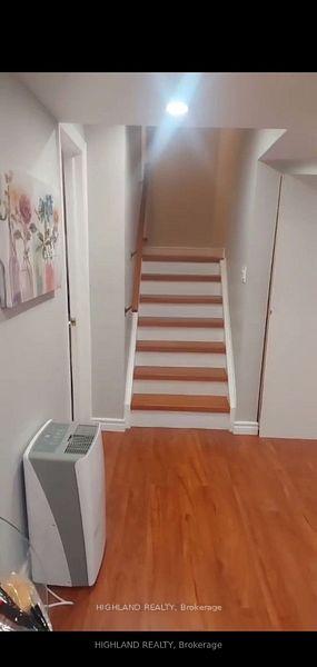 Photo 4 of Unit Lower, 3169 Nixon Gate, Burlington, Alton — HOMEH