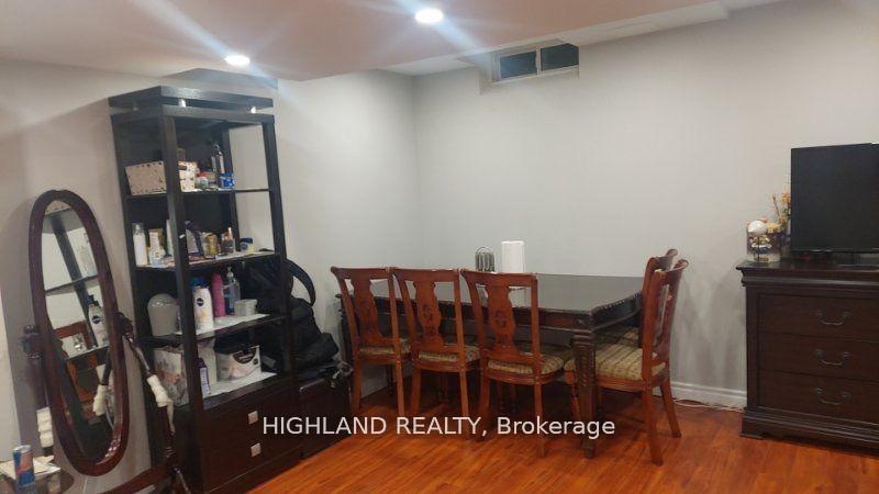 Photo 5 of Unit Lower, 3169 Nixon Gate, Burlington, Alton — HOMEH