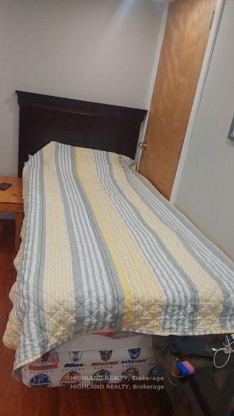 Photo 8 of Unit Lower, 3169 Nixon Gate, Burlington, Alton — HOMEH
