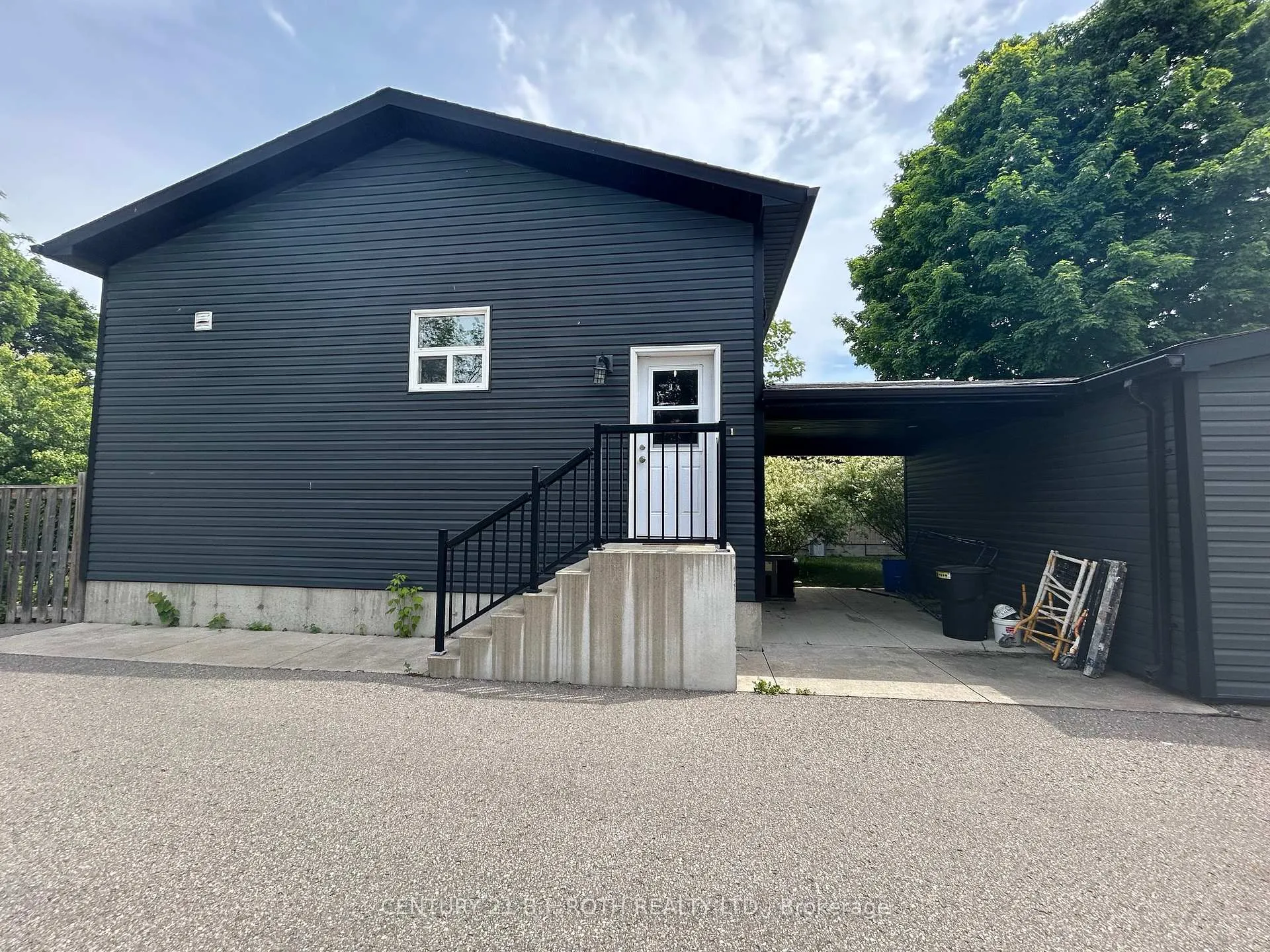 Photo 5 of 22 Caroline Street, Barrie, Allandale Centre — HOMEH