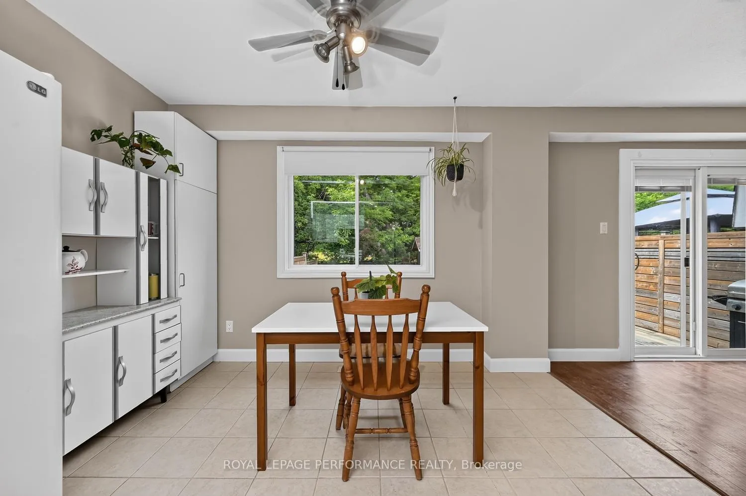 Photo 10 of 37 Oberon Street, Ottawa, Westcliffe Estates — HOMEH
