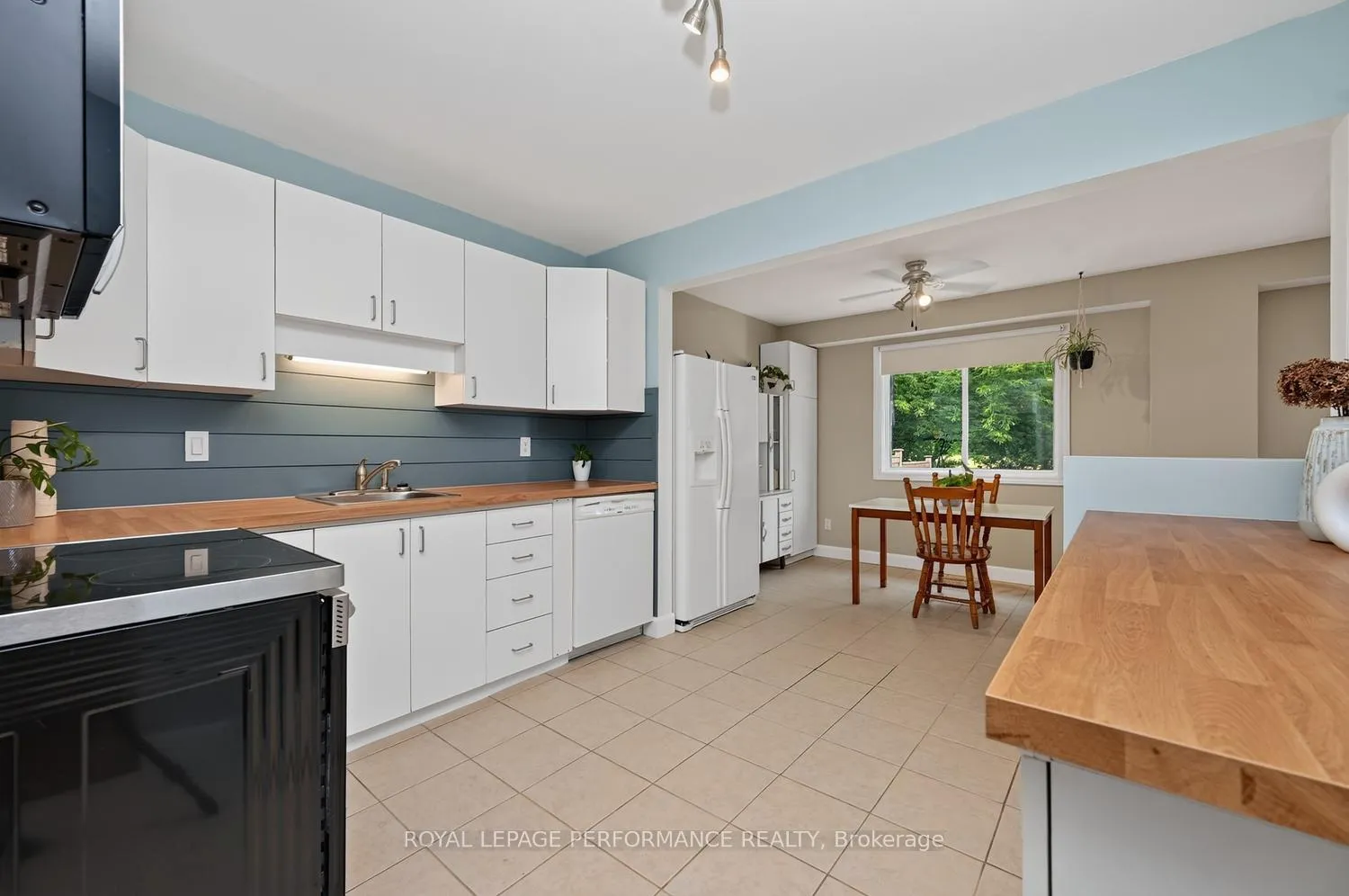 Photo 16 of 37 Oberon Street, Ottawa, Westcliffe Estates — HOMEH